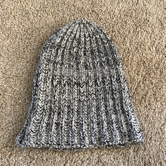 P'tula knit beanie- never worn! - Picture 2 of 2